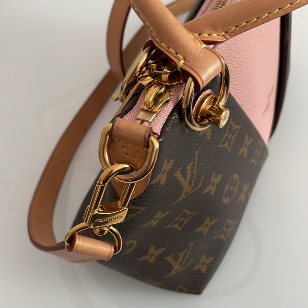 Authentic Louis Vuitton V Tote Monogram Canvas and Leather BB - Picture 4 of 10